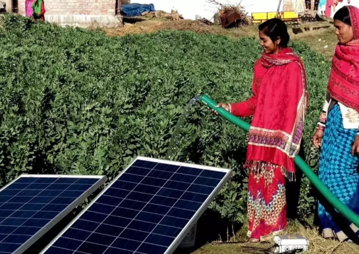 किसानों के लिए वरदान बनीं सोलर दीदी